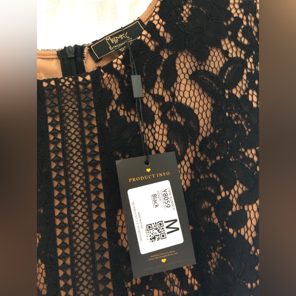 Black and Nude Lace Dress - Picture 4 of 4